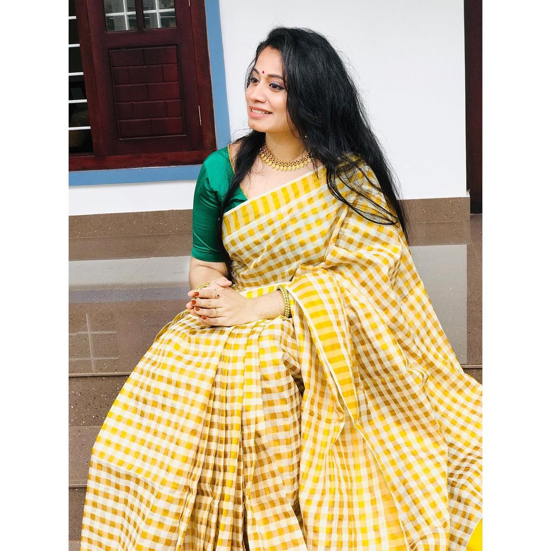 Kerala Paalum Pazhamum Saree