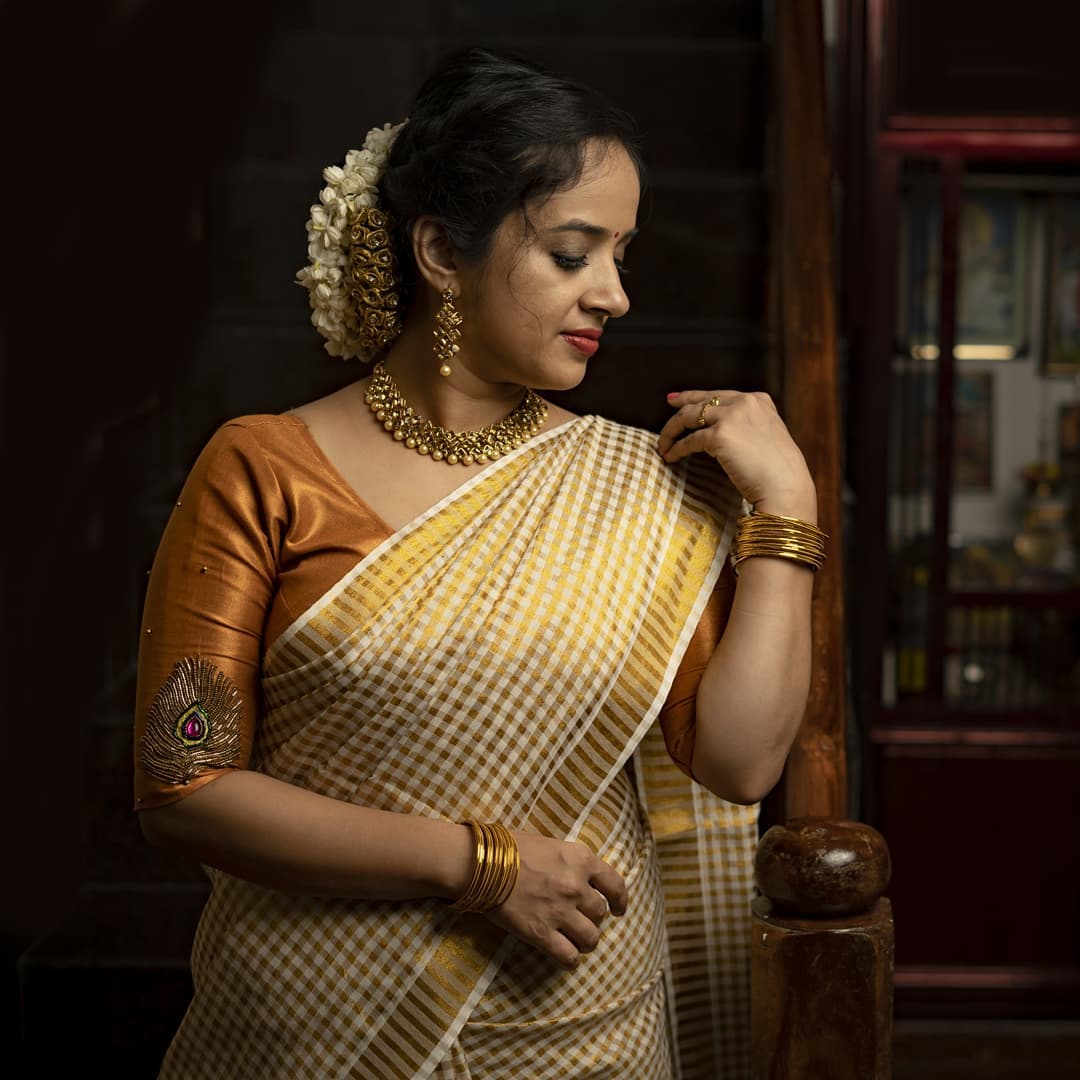 Kerala Paalum Pazhamum Saree