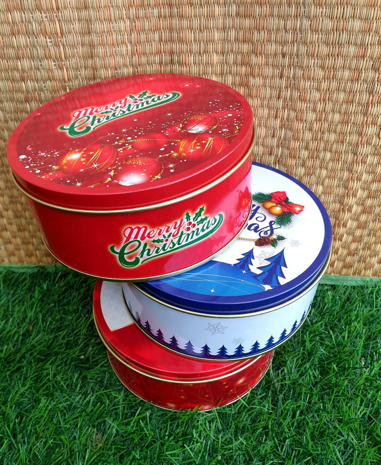 Christmas Gift Tins set of 12 Nos.