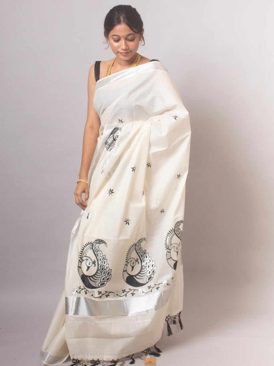 Kerala Saree with Embroidery in Silver Zari