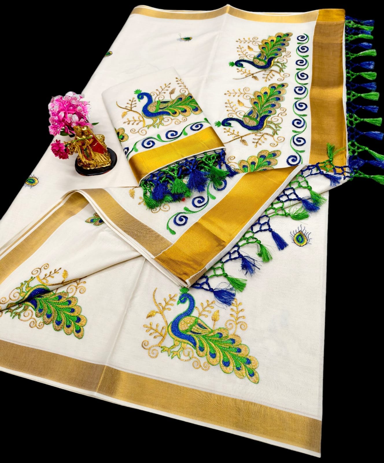 Kerala Saree with Embroidery in
Golden Zari