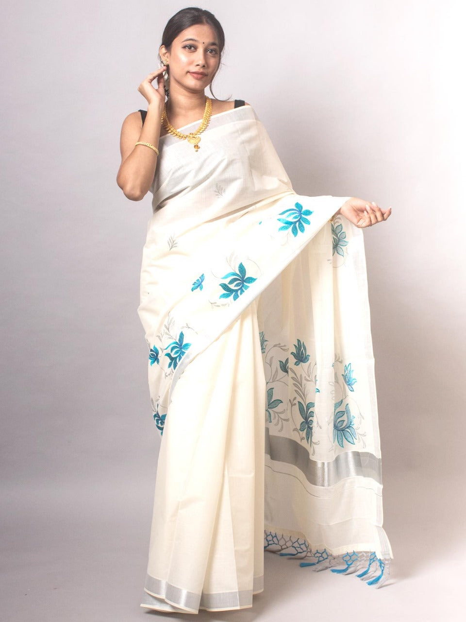 Kerala Saree with Embroidery in Silver Zari