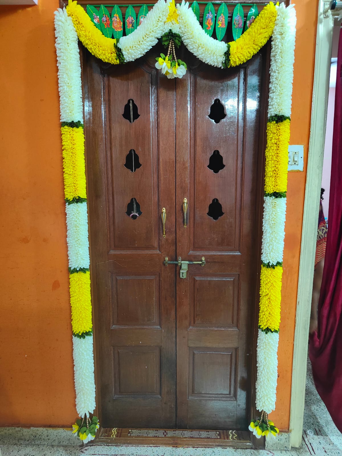 Door Torans