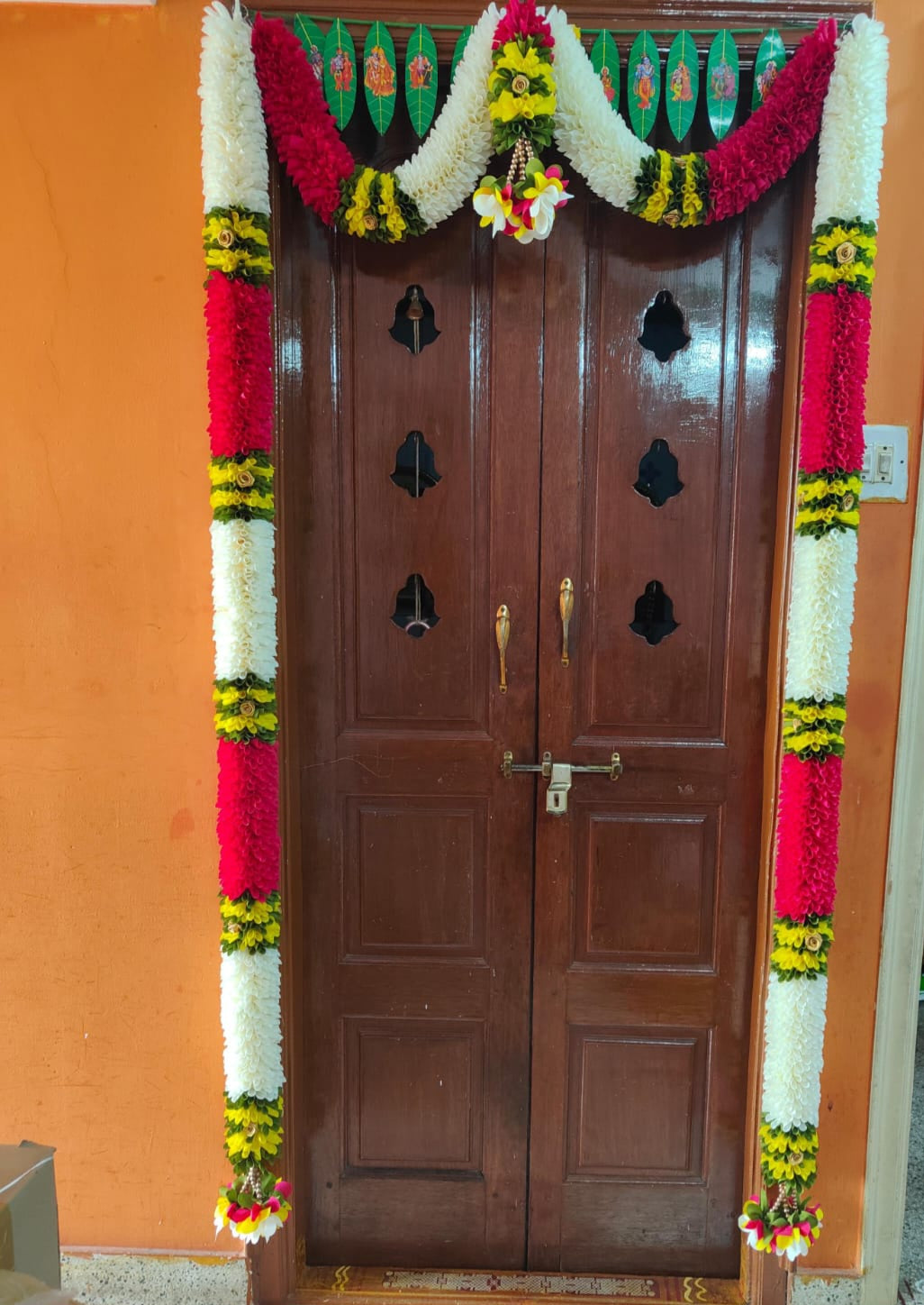 Door Torans