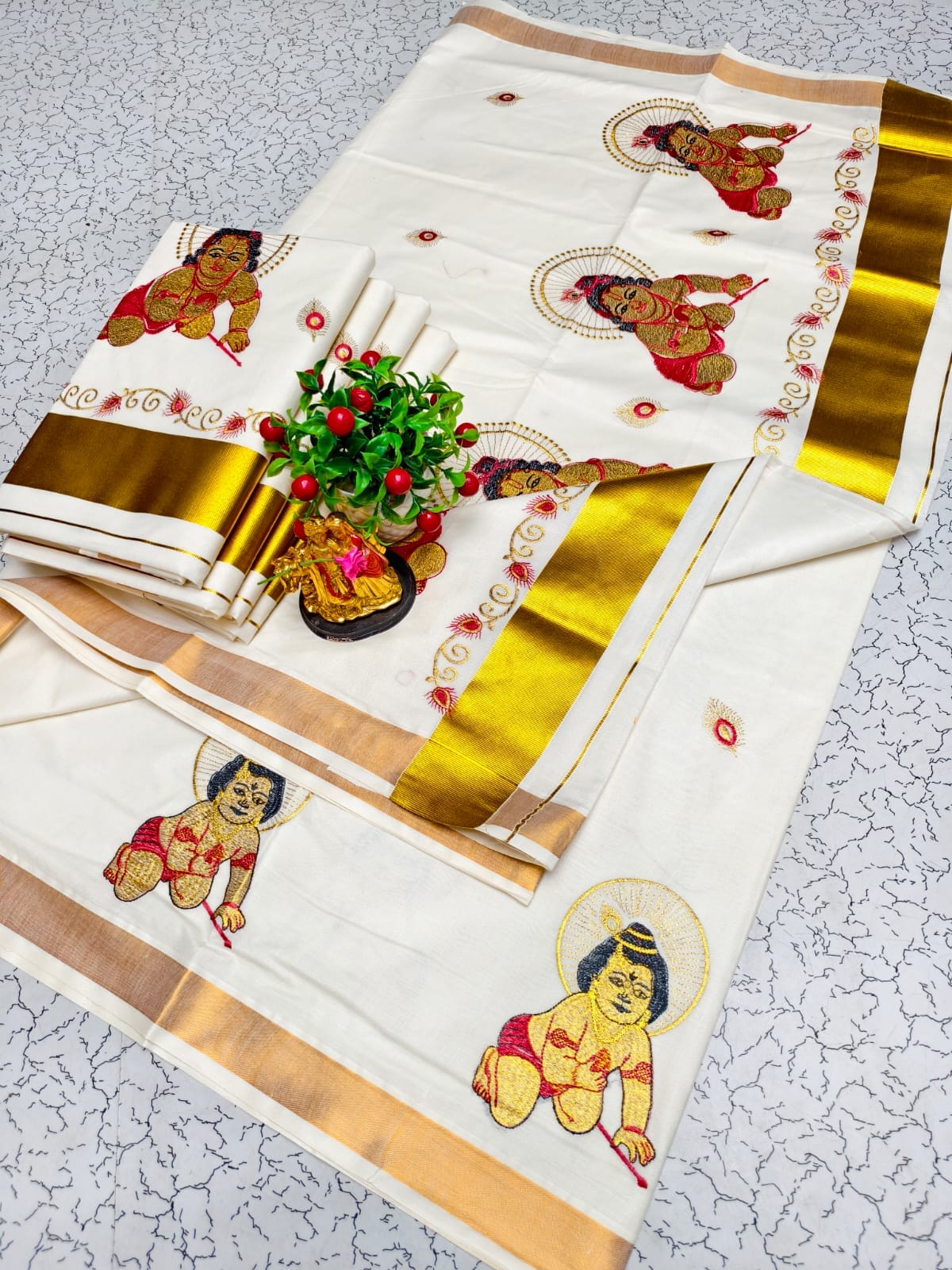 Kerala Saree with Embroidery in 
Golden Zari