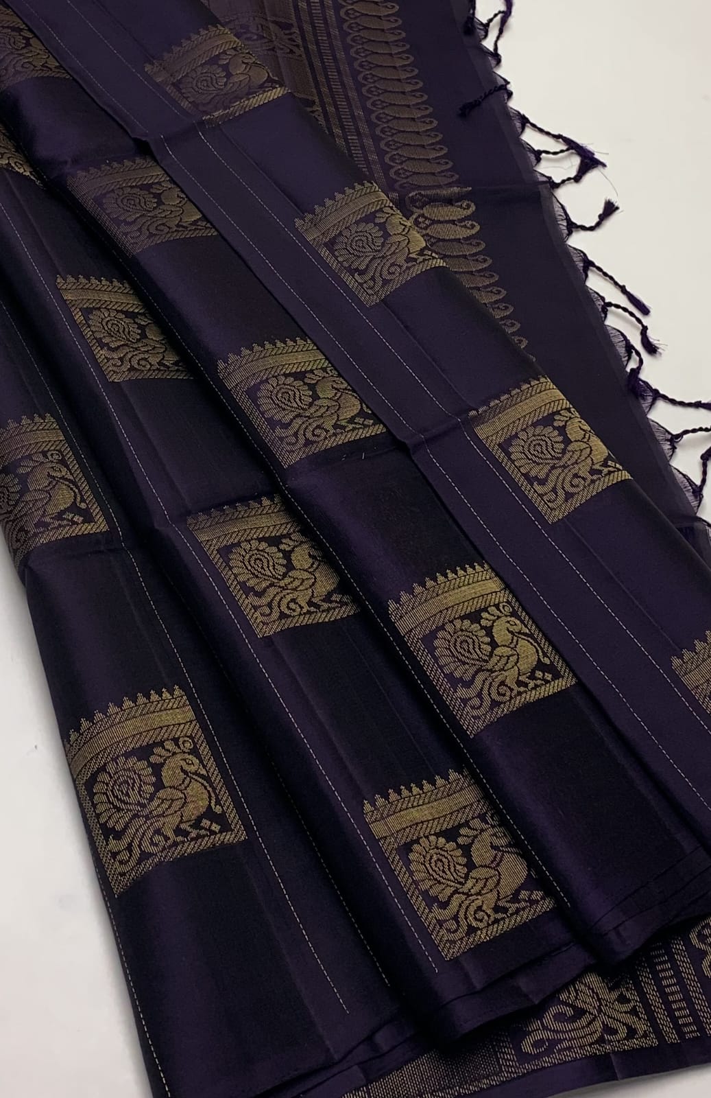 Trendy Borderless Kanchi Silk Sarees