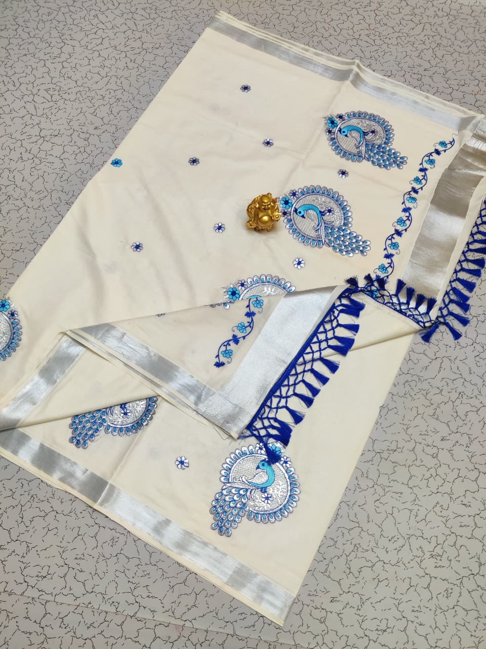 Kerala Saree with Embroidery in Silver Zari