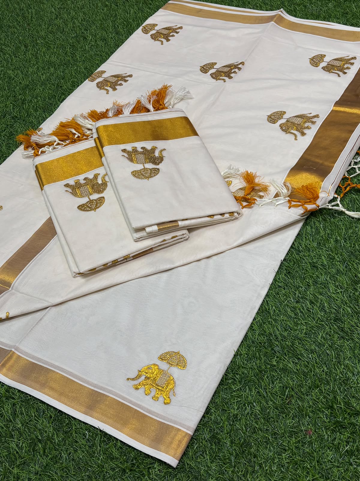 Kerala Saree with Embroidery in 
Golden Zari