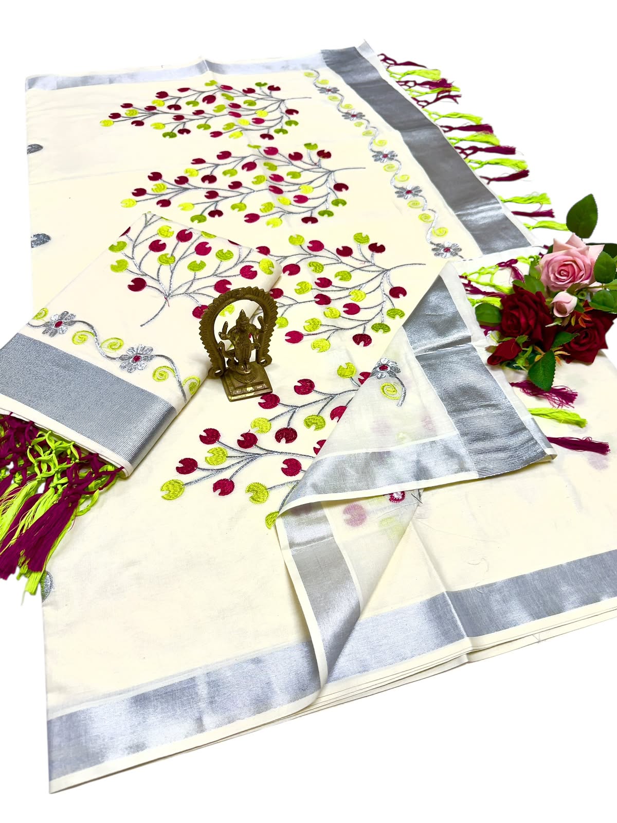Kerala Saree with Embroidery in Silver Zari