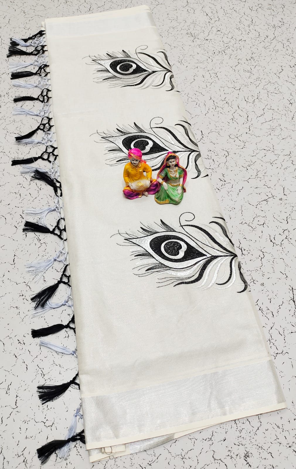 Kerala Saree with Embroidery in Silver Zari