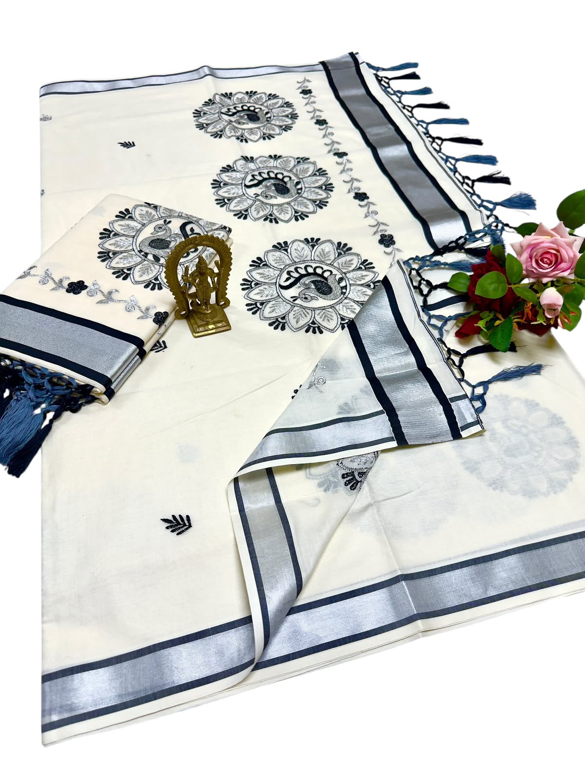 Kerala Saree with Embroidery in Silver Zari