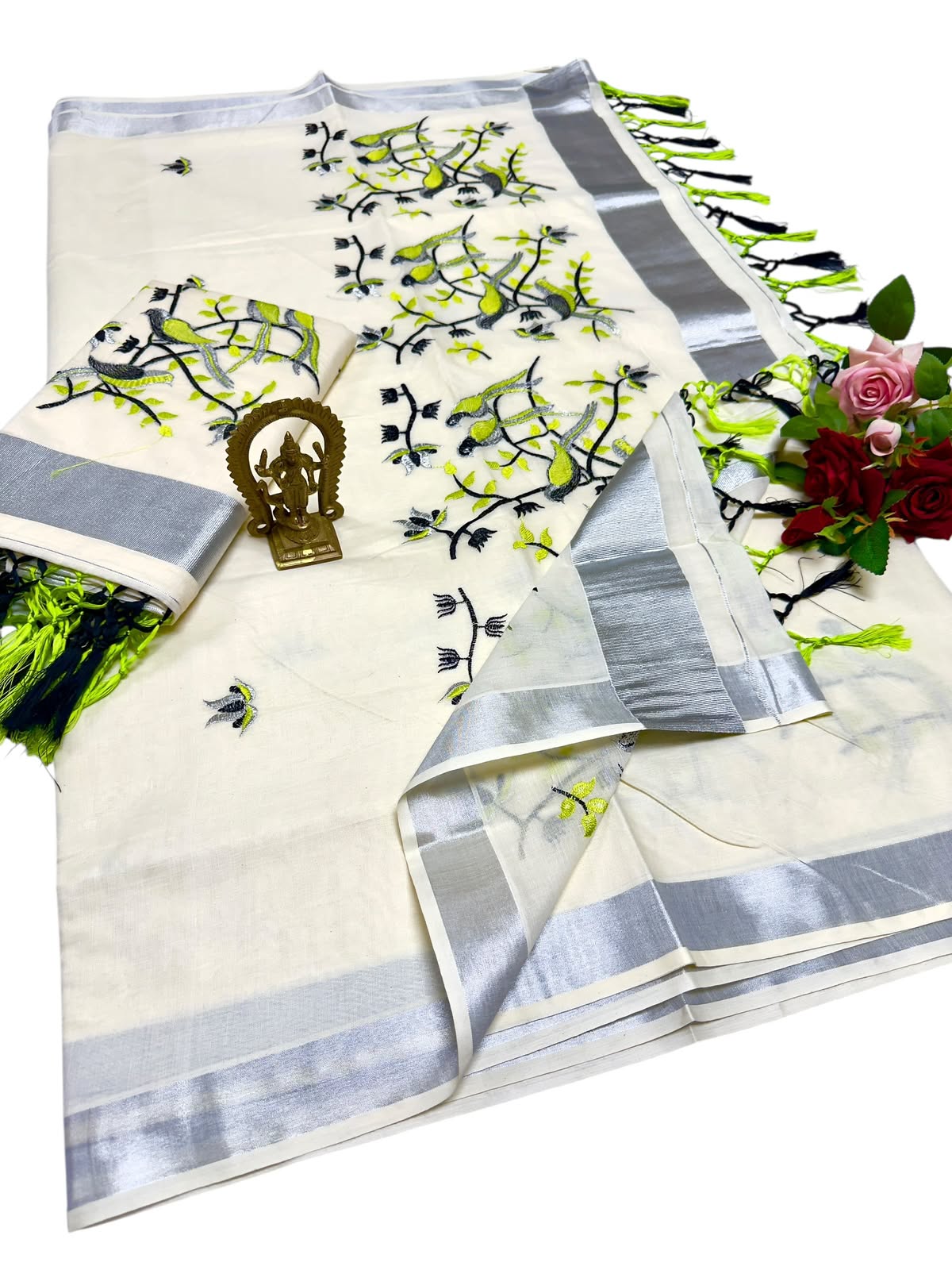 Kerala Saree with Embroidery in Silver Zari