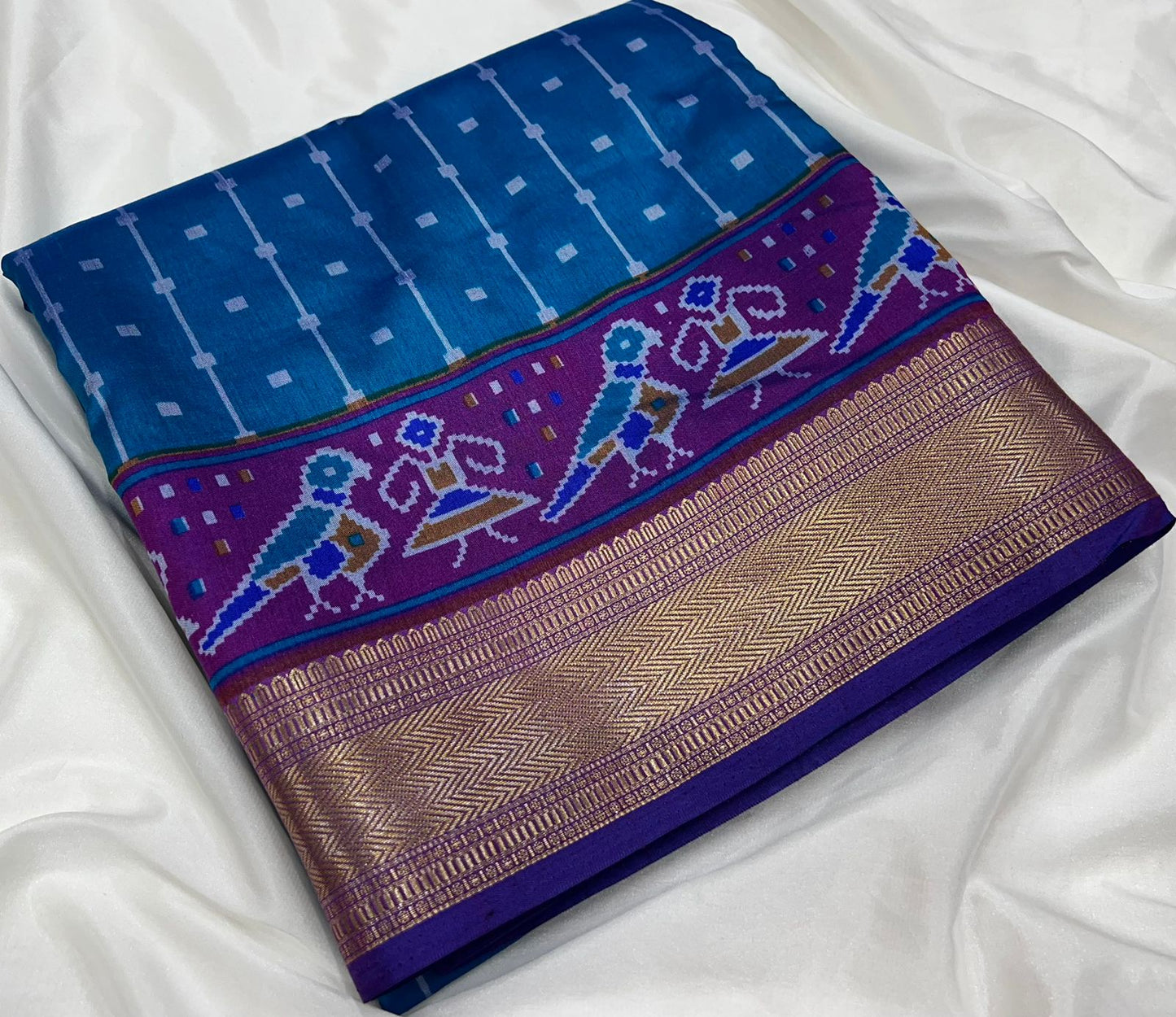 Patola Dual Tone Soft Silk Sarees