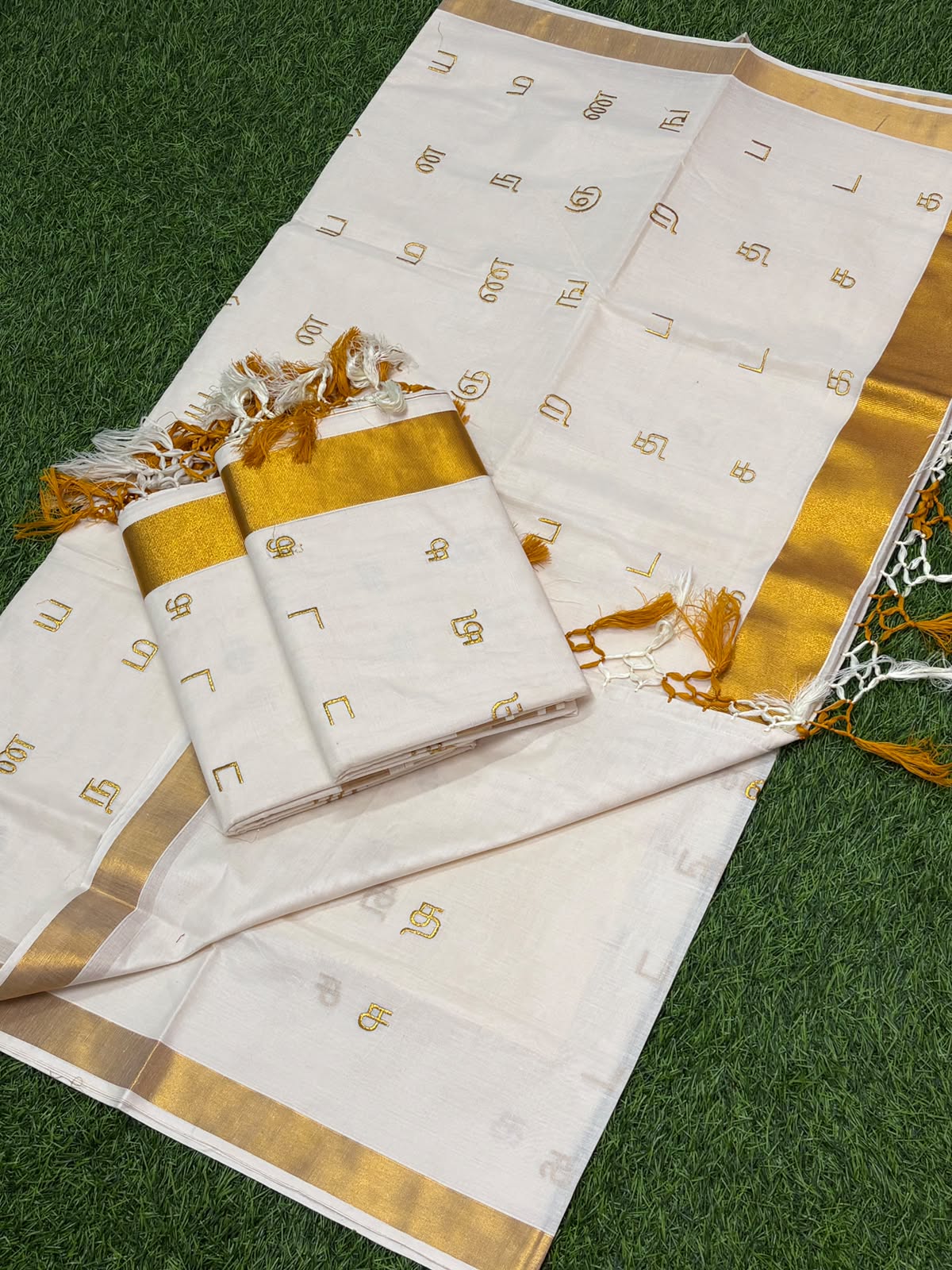 Kerala Saree with Embroidery in 
Golden Zari