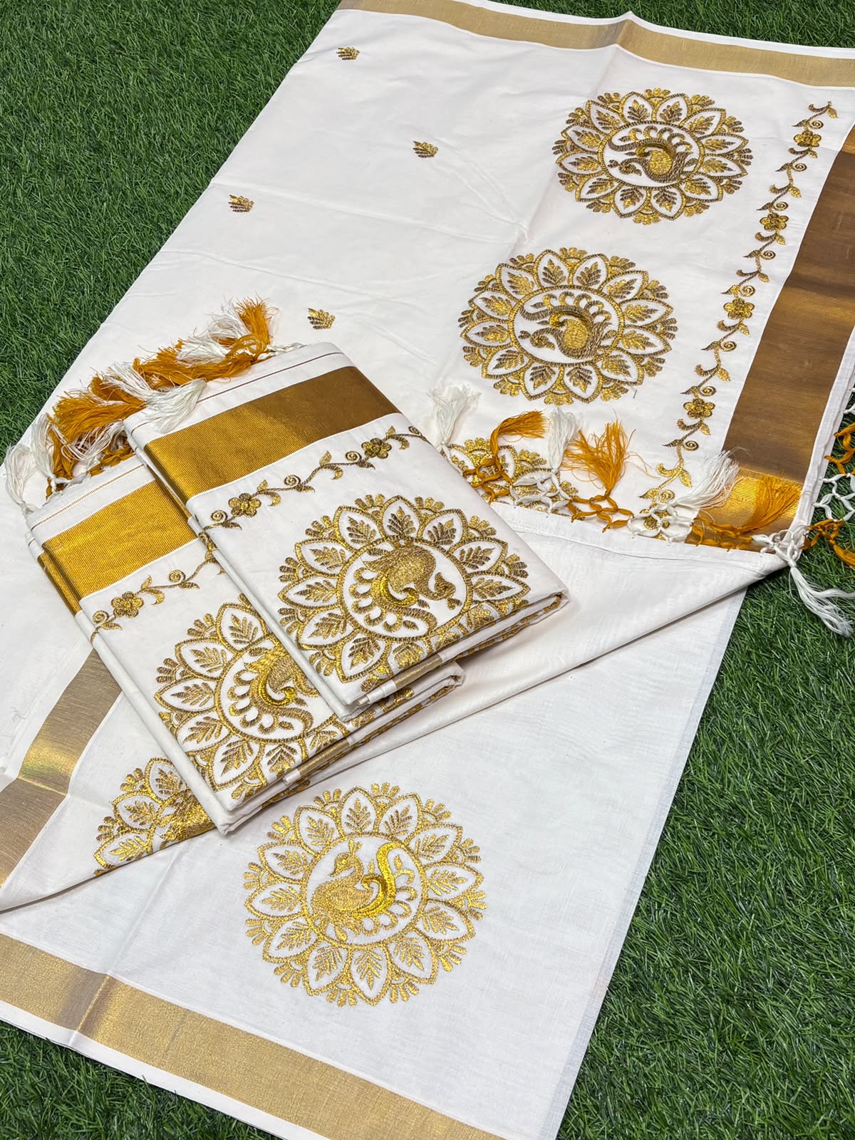 Kerala Saree with Embroidery in 
Golden Zari