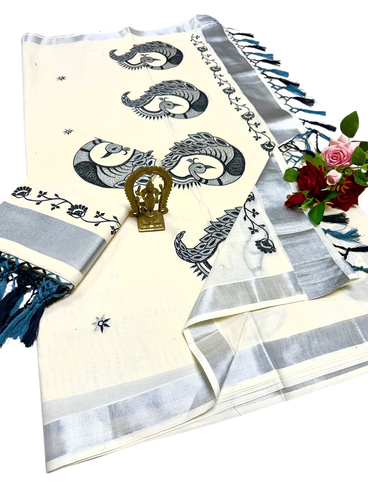 Kerala Saree with Embroidery in Silver Zari