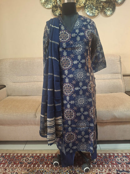 Vertigan Kurti Sets