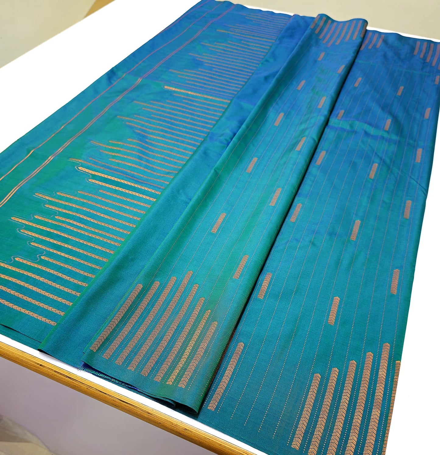 Arani Vairavoosi Soft Silk Sarees