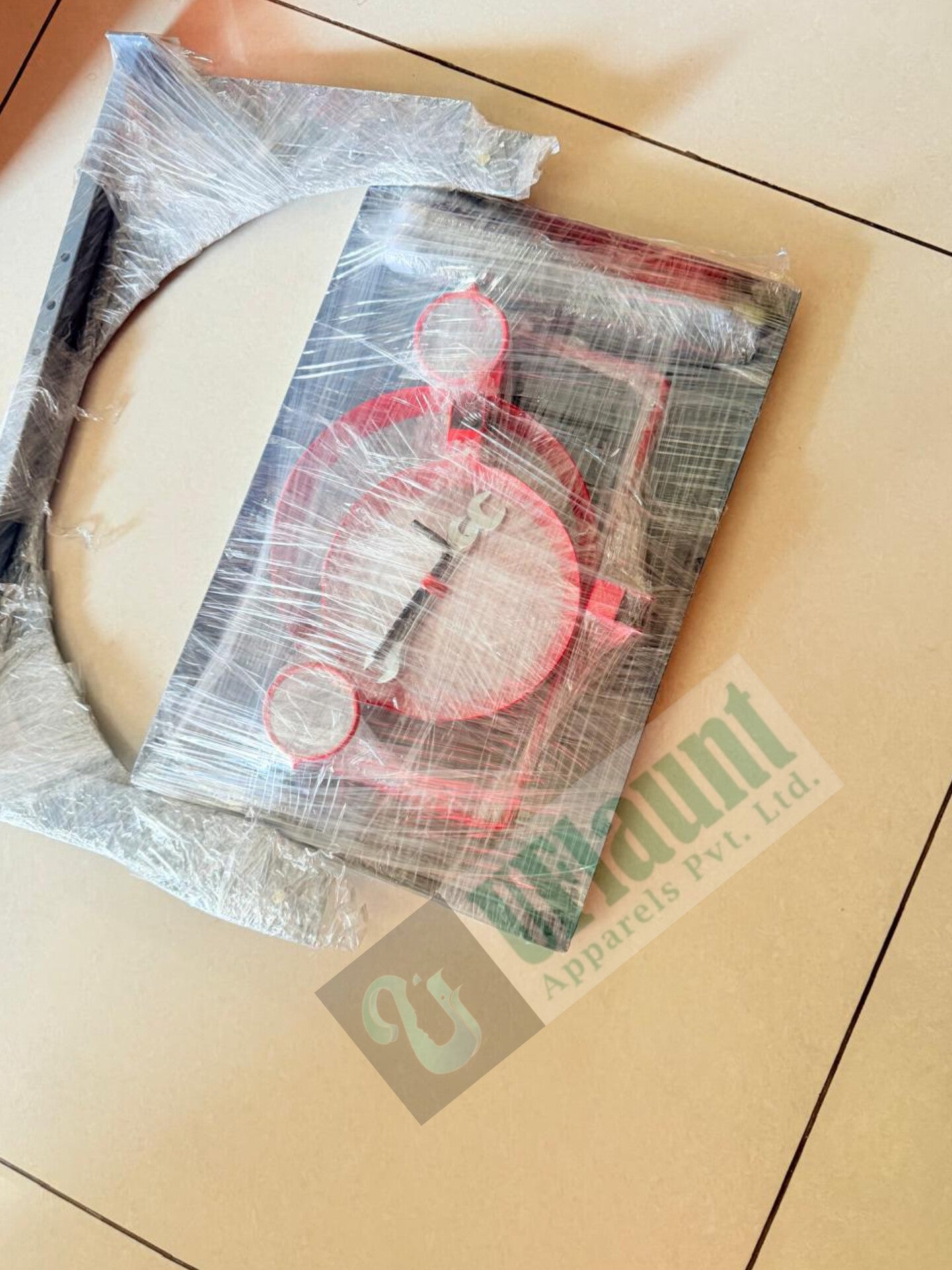 Easy to use saree drapping stand