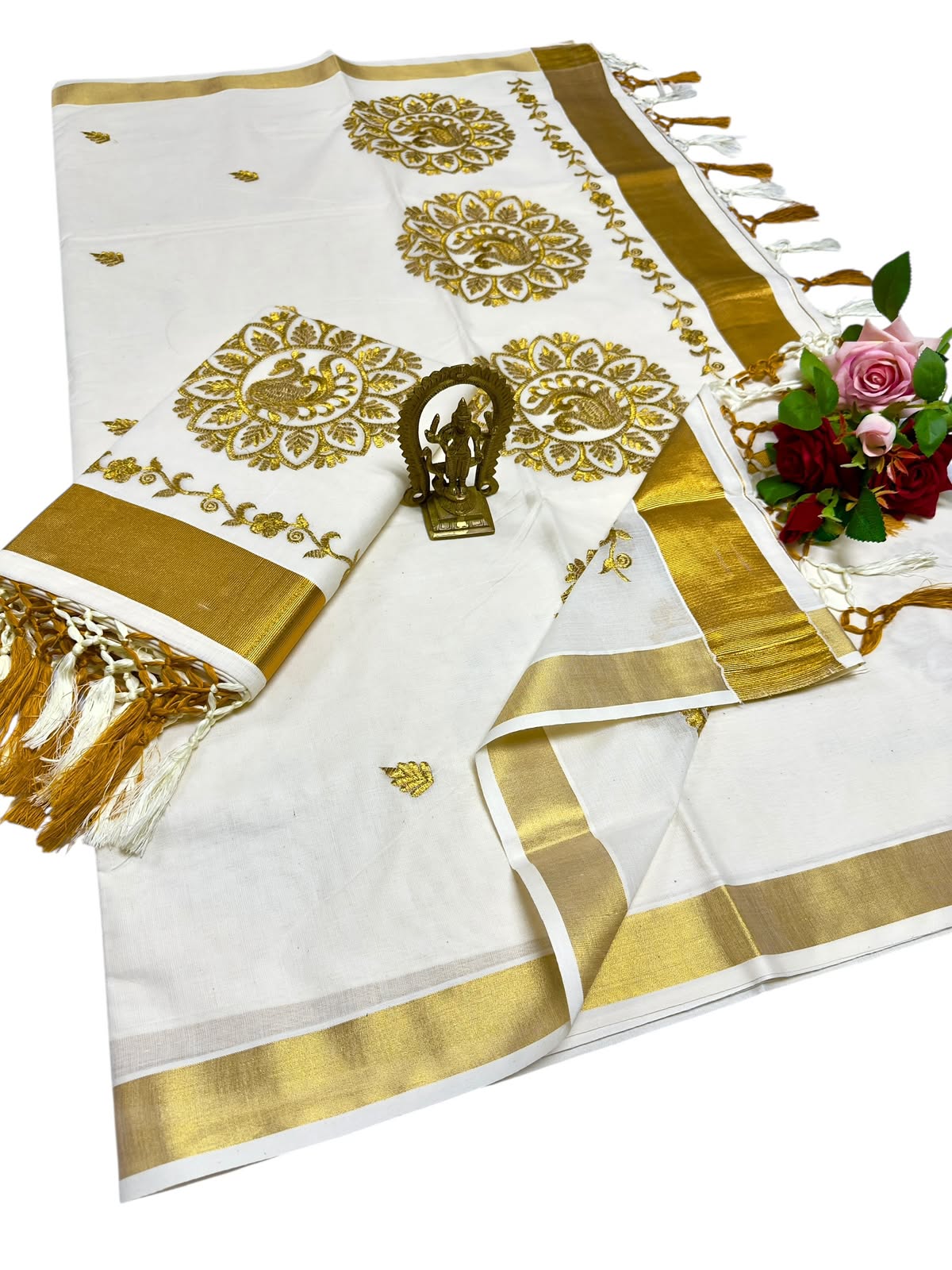 Kerala Saree with Embroidery in 
Golden Zari