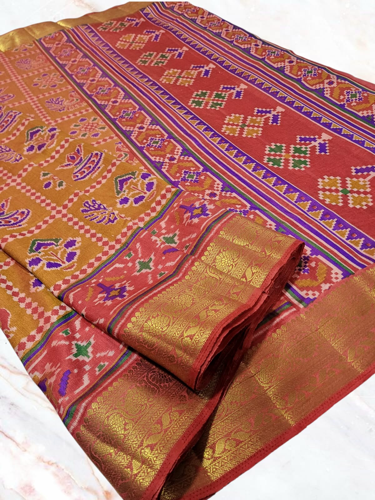 Patola Dual Tone Soft Silk Sarees